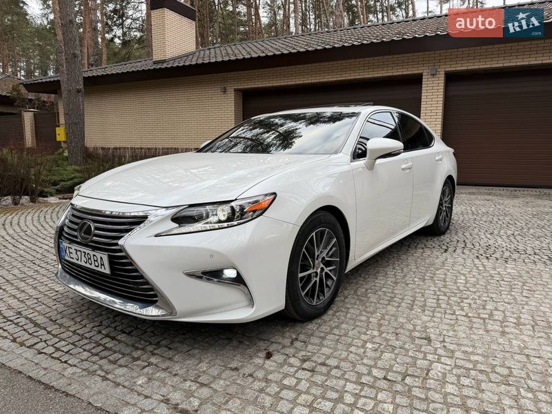 Седан Lexus ES 2016 в Новомосковську