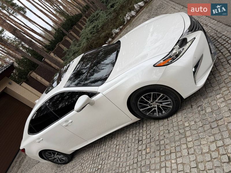 Седан Lexus ES 2016 в Новомосковську