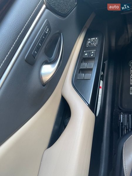 Седан Lexus ES 2020 в Одессе