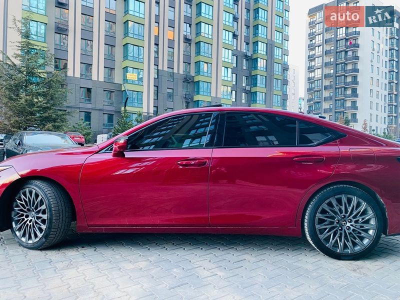 Седан Lexus ES 2019 в Києві