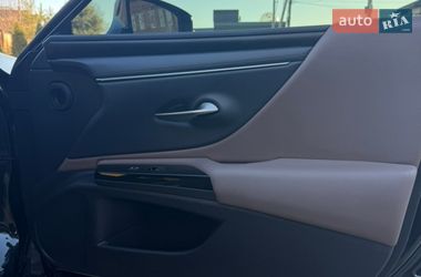 Седан Lexus ES 2022 в Виннице