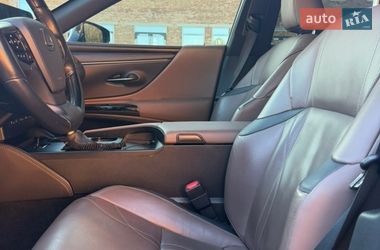 Седан Lexus ES 2022 в Виннице