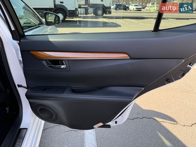 Седан Lexus ES 2013 в Киеве