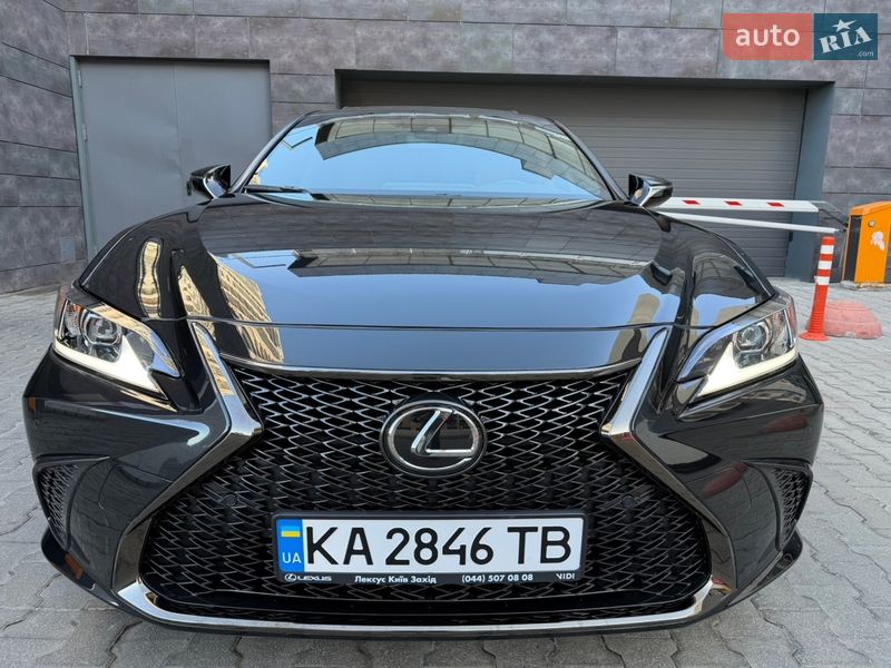 Седан Lexus ES 2024 в Києві