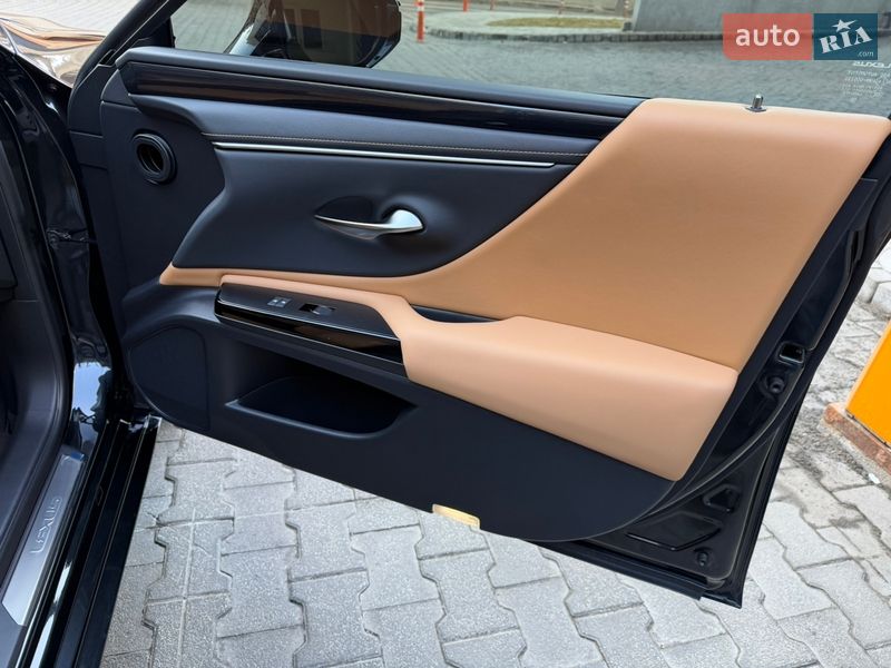 Седан Lexus ES 2024 в Києві