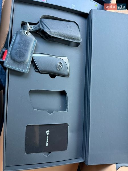 Седан Lexus ES 2024 в Києві