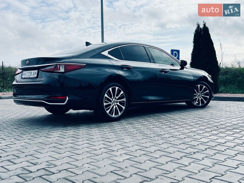 Седан Lexus ES 2021 в Киеве