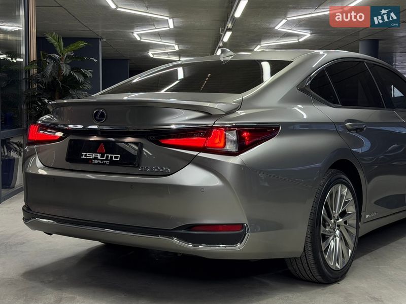 Седан Lexus ES 2019 в Одесі