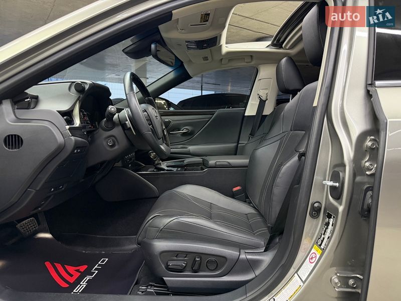 Седан Lexus ES 2019 в Одесі