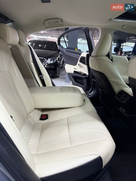 Седан Lexus ES 2022 в Одессе