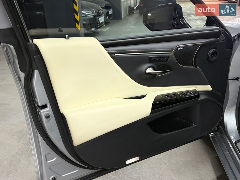 Седан Lexus ES 2022 в Одессе