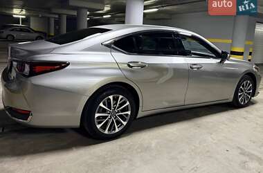 Седан Lexus ES 2022 в Киеве