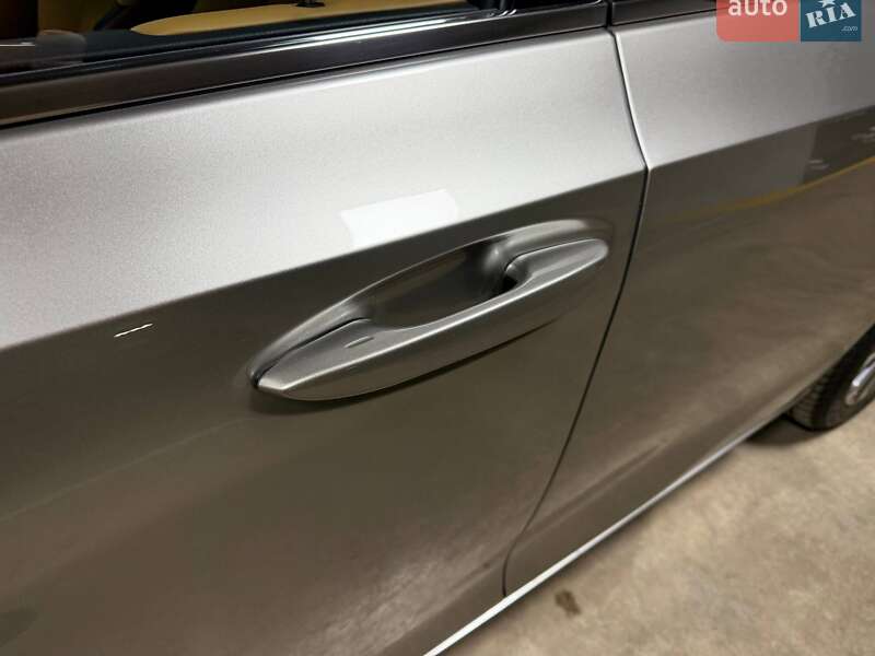 Седан Lexus ES 2022 в Киеве