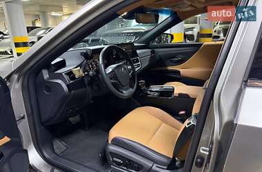 Седан Lexus ES 2022 в Киеве