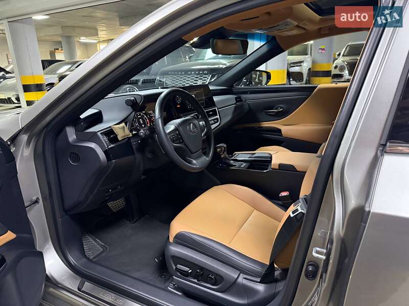 Седан Lexus ES 2022 в Киеве