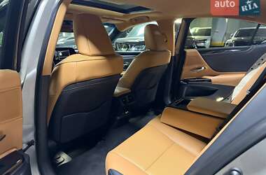 Седан Lexus ES 2022 в Киеве