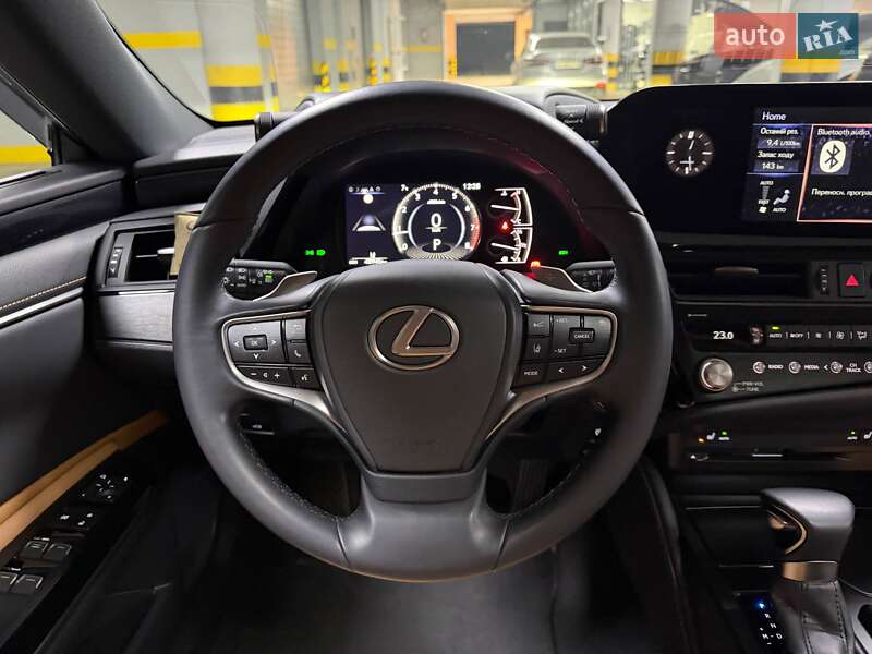 Седан Lexus ES 2022 в Киеве