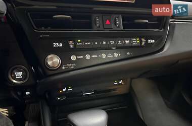 Седан Lexus ES 2022 в Киеве