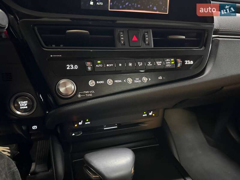 Седан Lexus ES 2022 в Киеве