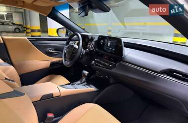 Седан Lexus ES 2022 в Киеве