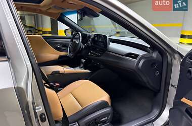 Седан Lexus ES 2022 в Киеве