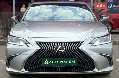 Седан Lexus ES 2020 в Киеве