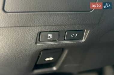 Седан Lexus ES 2020 в Киеве