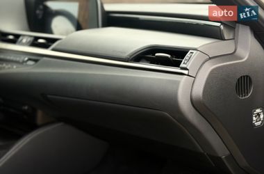 Седан Lexus ES 2020 в Киеве