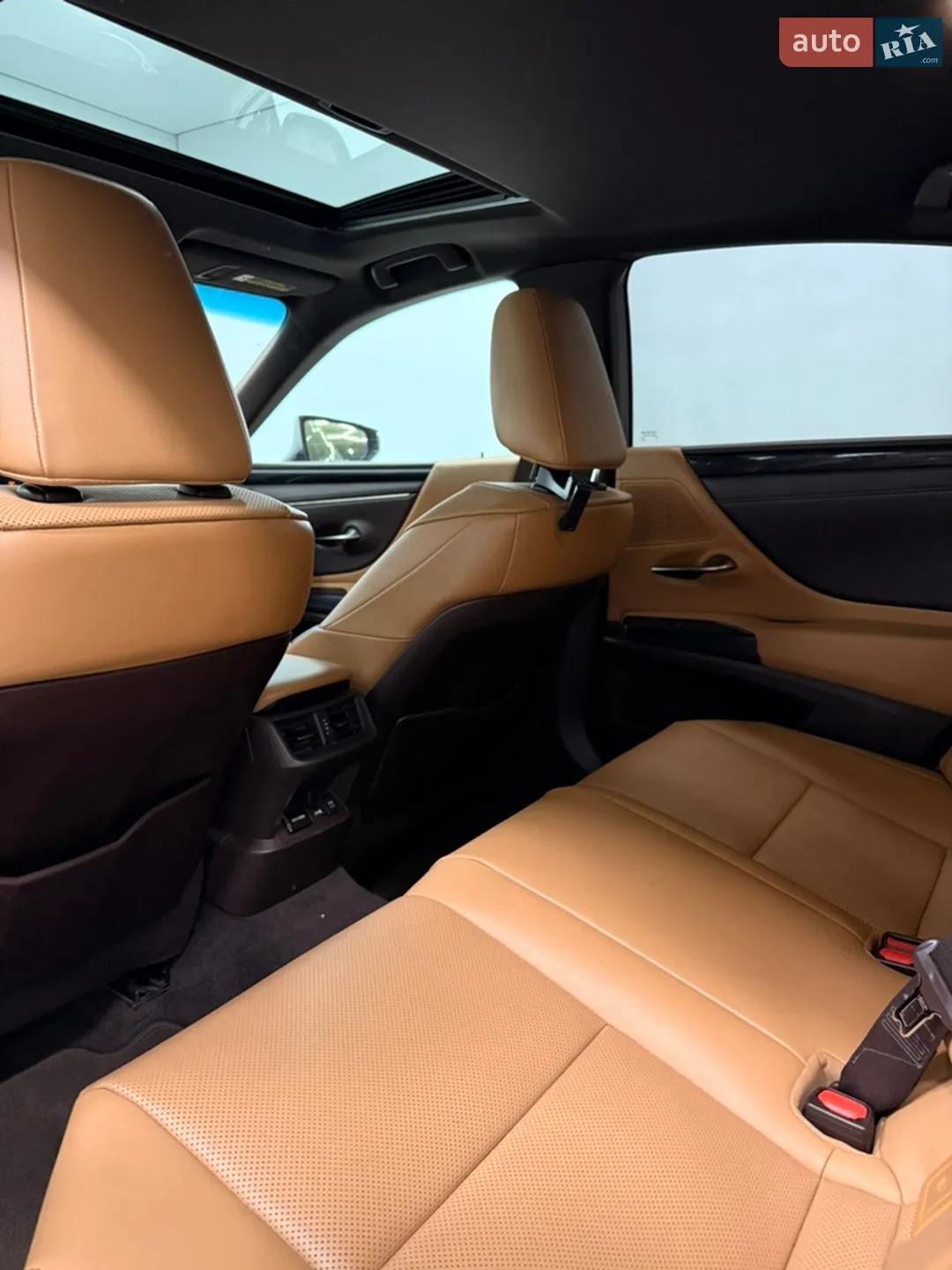 2020 Lexus ES - мініатюра 19