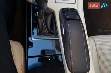 Седан Lexus ES 2015 в Житомире