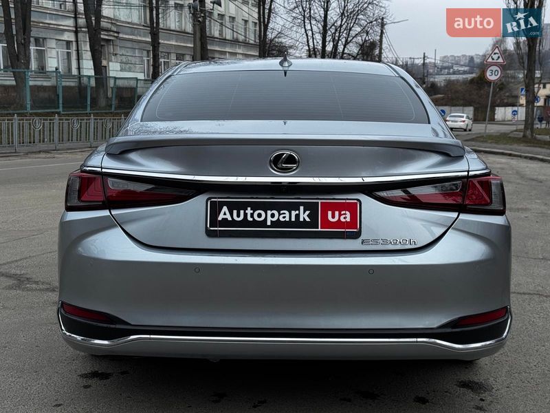 Седан Lexus ES 2023 в Киеве