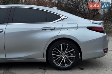 Седан Lexus ES 2023 в Киеве