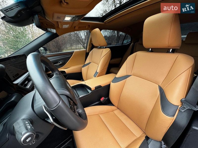 Седан Lexus ES 2023 в Киеве