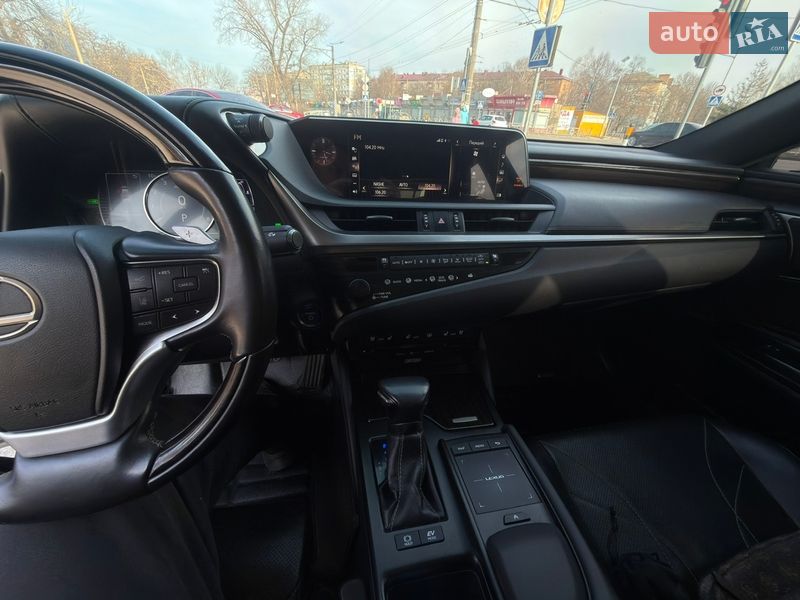 Седан Lexus ES 2018 в Кропивницком