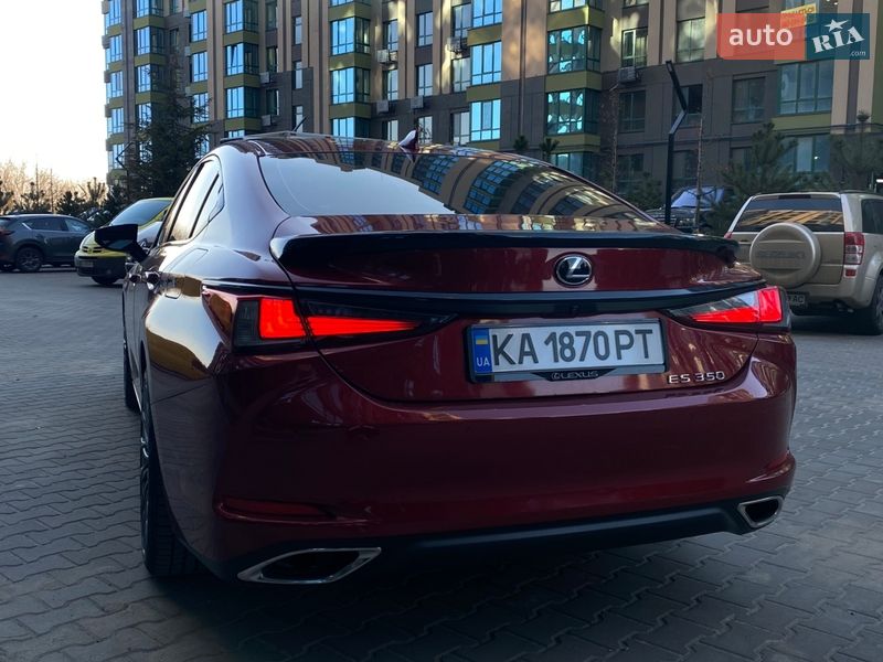 Седан Lexus ES 2019 в Киеве