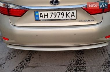 Седан Lexus ES 2015 в Кривом Роге