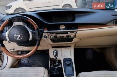 Седан Lexus ES 2015 в Кривом Роге
