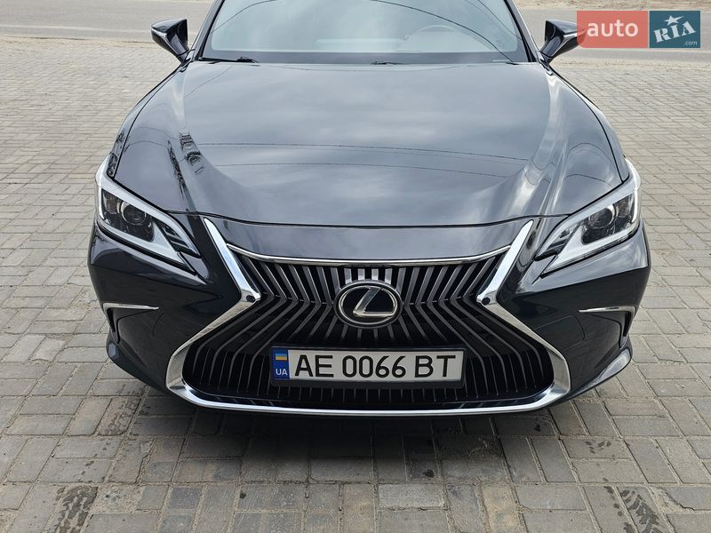 Седан Lexus ES 2018 в Дніпрі фото Седан Lexus ES 2018 в Дніпрі