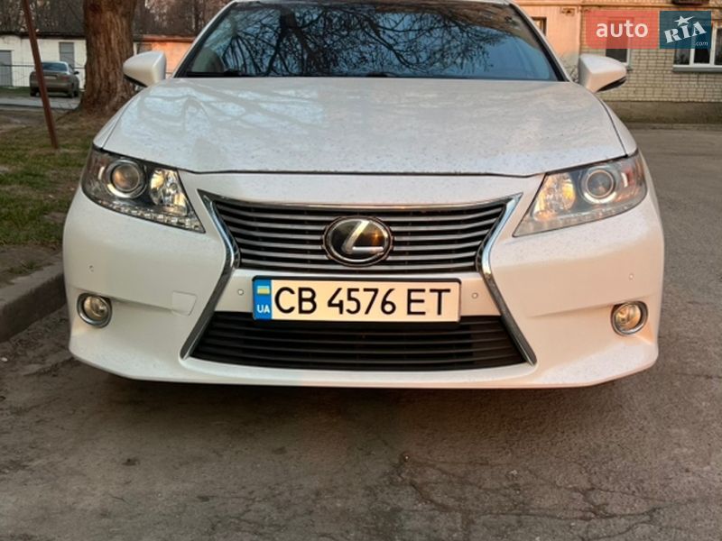 Седан Lexus ES 2013 в Чернігові