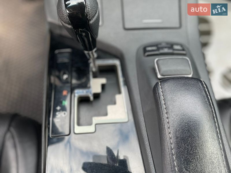 Седан Lexus ES 2014 в Киеве фото 11 Седан Lexus ES 2014 в Киеве
