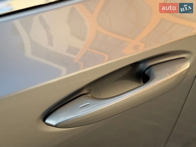 Седан Lexus ES 2023 в Виннице