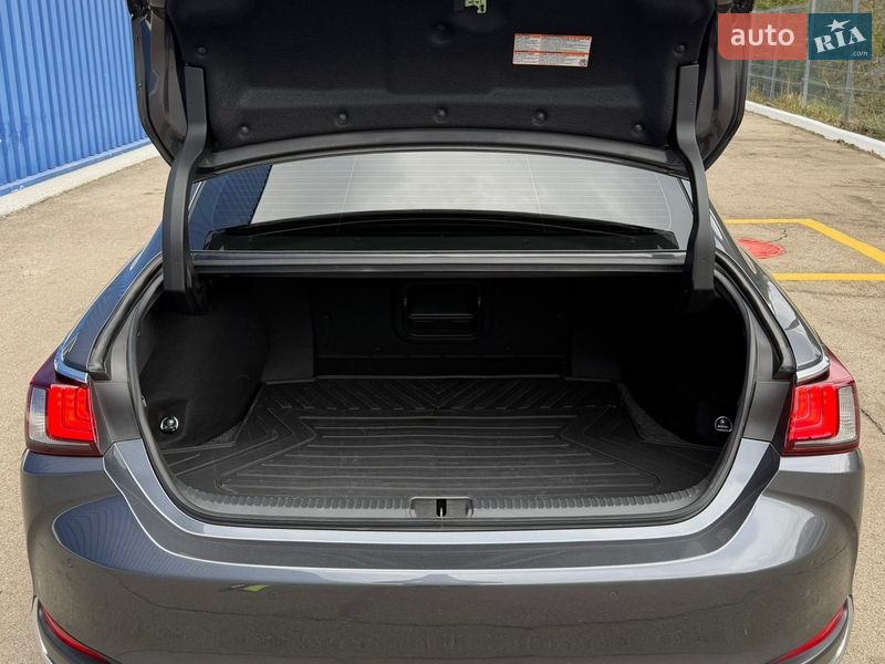 Седан Lexus ES 2023 в Львове фото 27 Седан Lexus ES 2023 в Львове