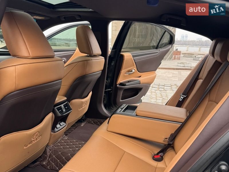Седан Lexus ES 2018 в Києві фото 42 Седан Lexus ES 2018 в Києві