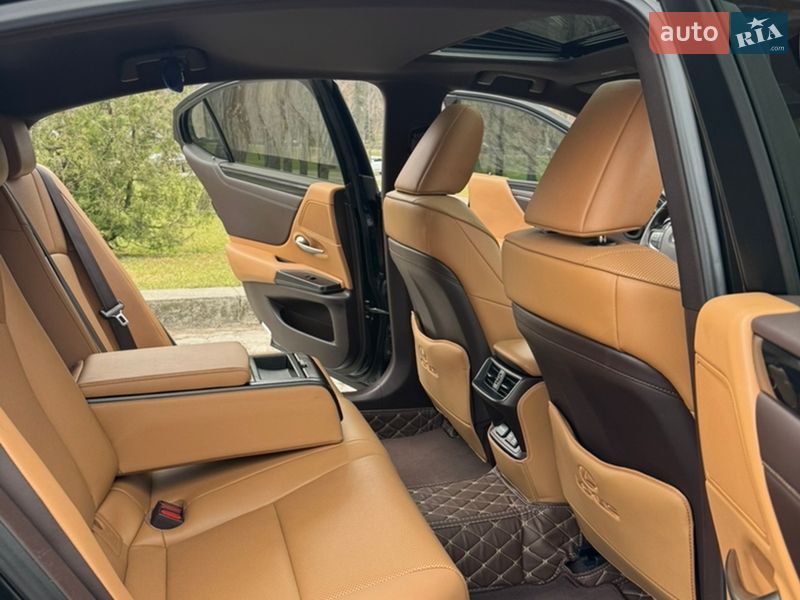 Седан Lexus ES 2018 в Києві фото 47 Седан Lexus ES 2018 в Києві