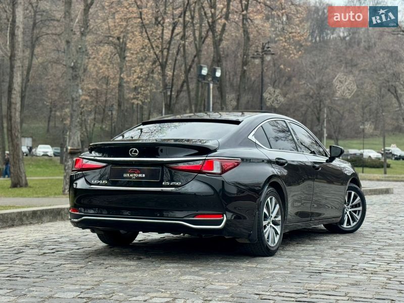 Седан Lexus ES 2018 в Києві фото 67 Седан Lexus ES 2018 в Києві