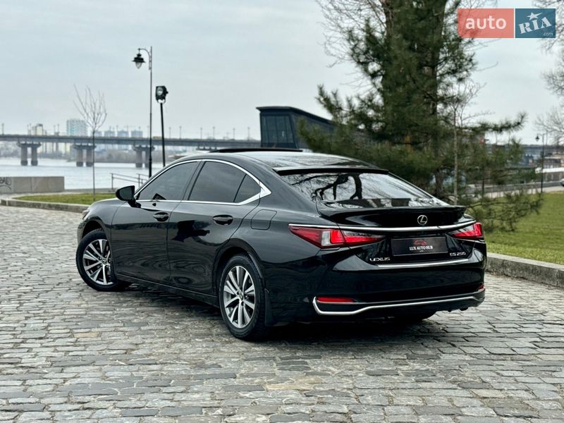 Седан Lexus ES 2018 в Києві фото 106 Седан Lexus ES 2018 в Києві