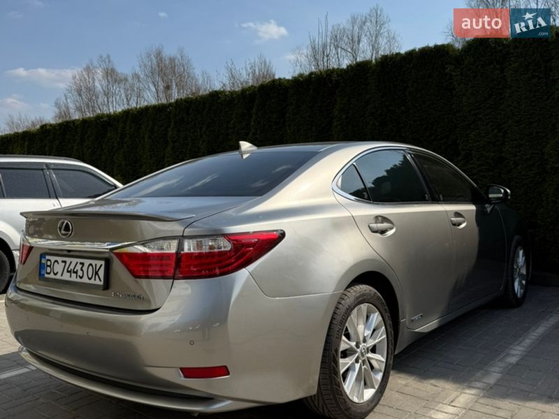 Седан Lexus ES 2015 в Львові фото 11 Седан Lexus ES 2015 в Львові