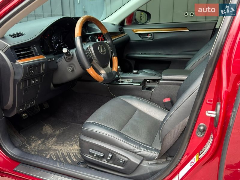 Седан Lexus ES 2014 в Києві