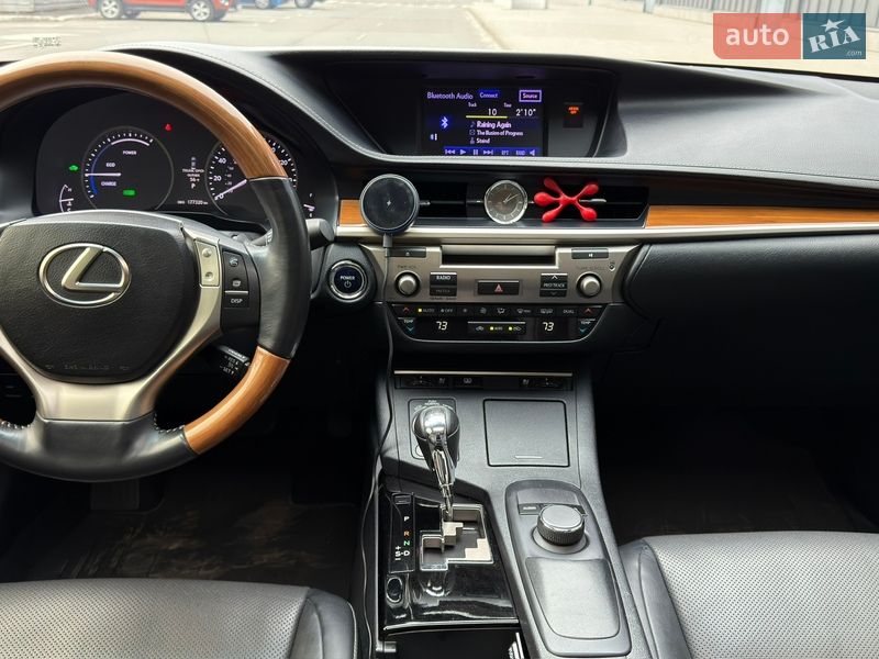 Седан Lexus ES 2014 в Києві