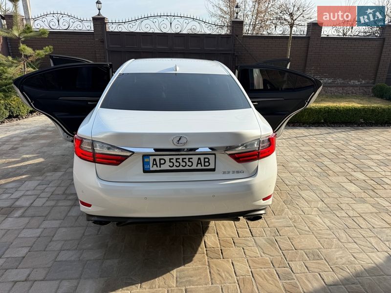 Седан Lexus ES 2018 в Киеве